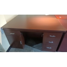 辦公桌、辦公椅